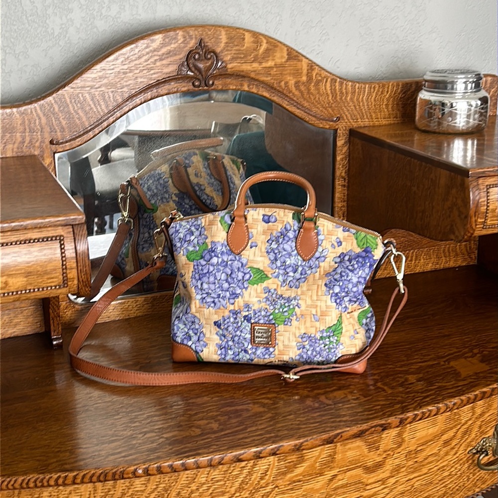 Rooney & Bourke purse medium floral print EUC